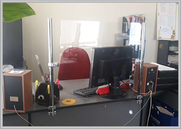 Защитный экран, перегородка для рабочего стола офиса, кассы, ресепшена ZAK 009